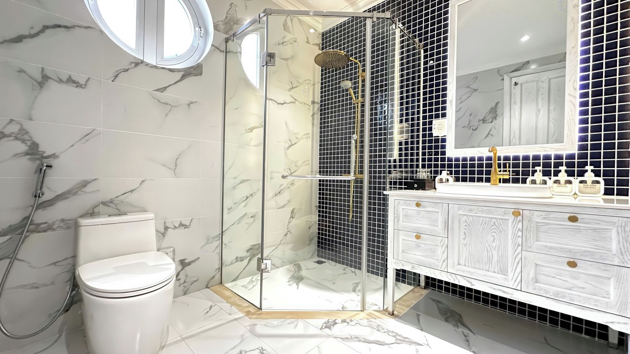 Photo of Bathroom in Ngu Hanh Son