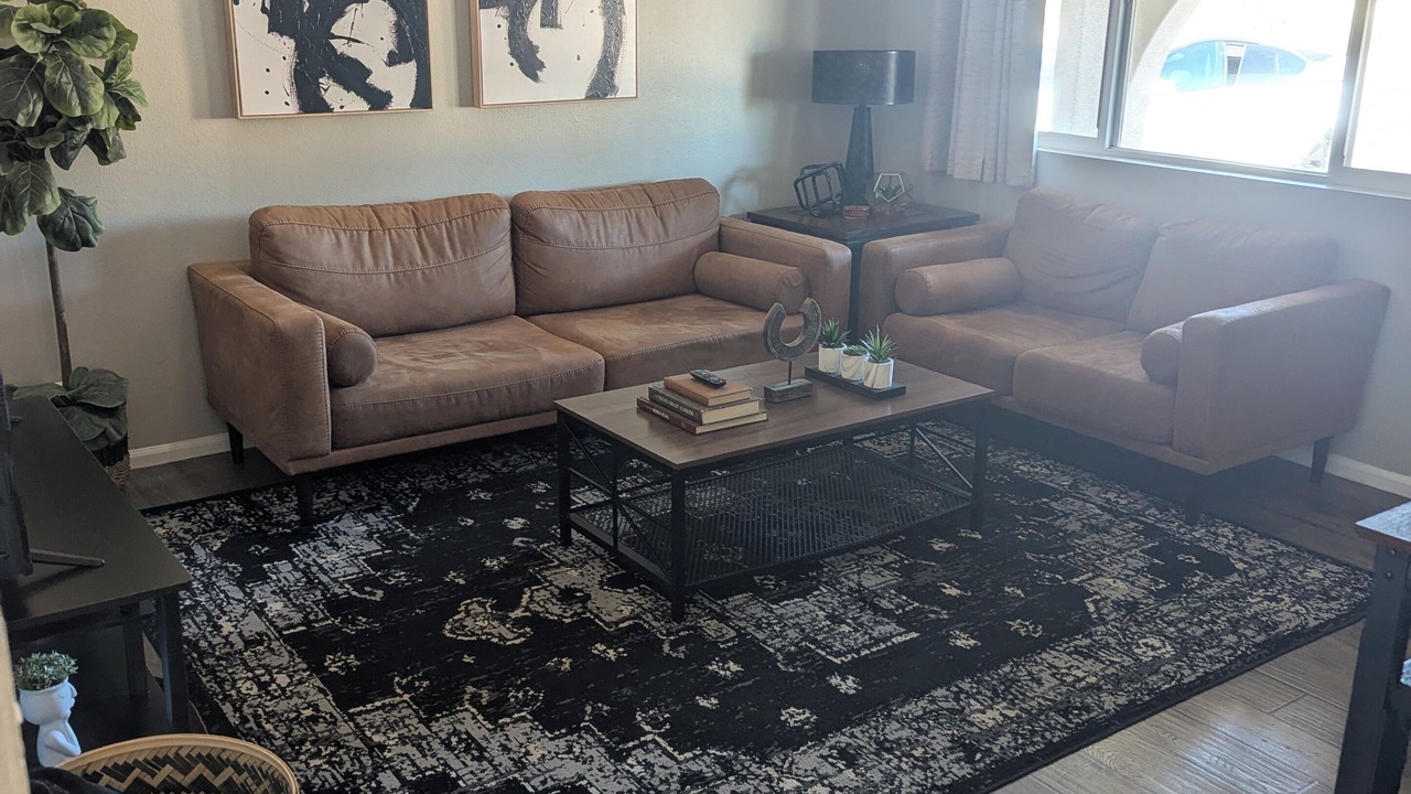 Photo of Livingroom in Desert Foothills Estates