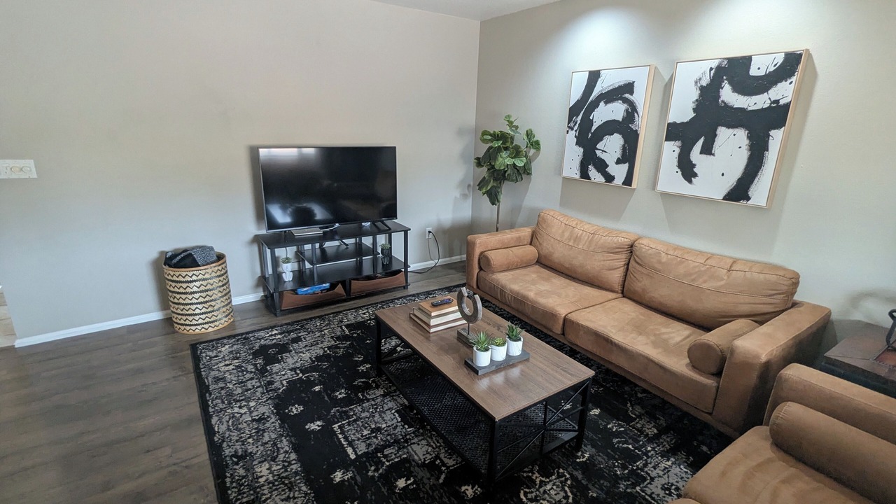 Photo of Livingroom in Desert Foothills Estates
