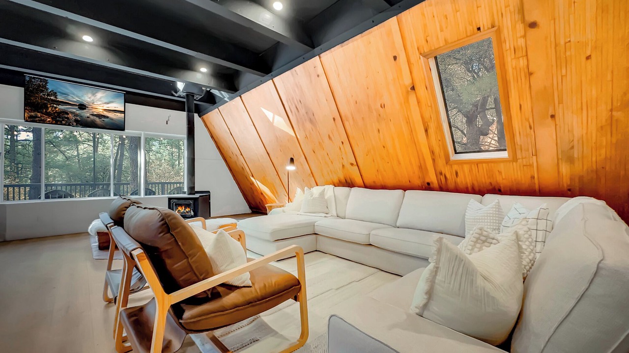 Photo of Livingroom in Strawberry