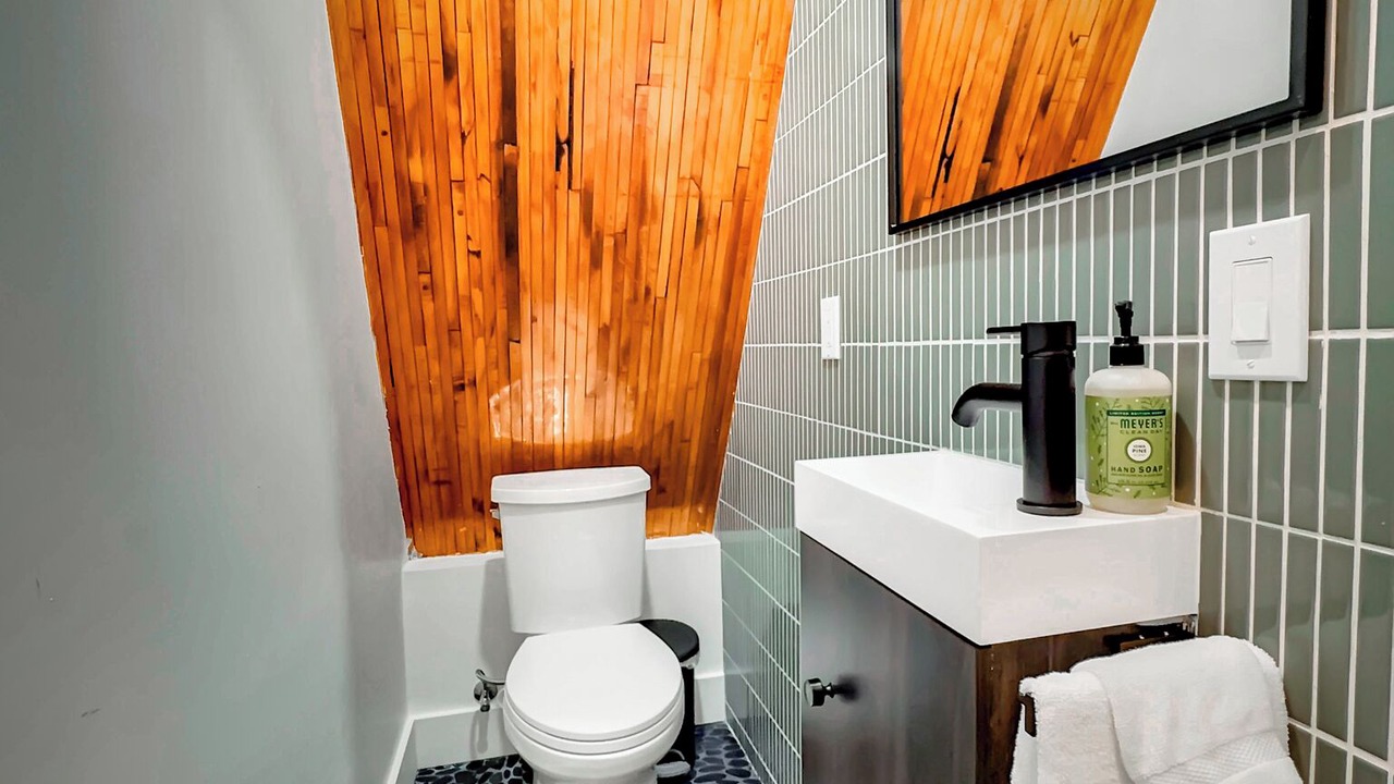 Photo of Bathroom in Strawberry
