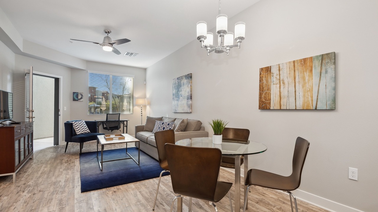 Photo of Livingroom in Desert Ridge