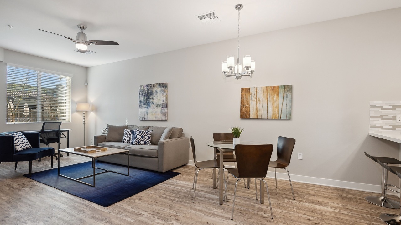 Photo of Livingroom in Desert Ridge