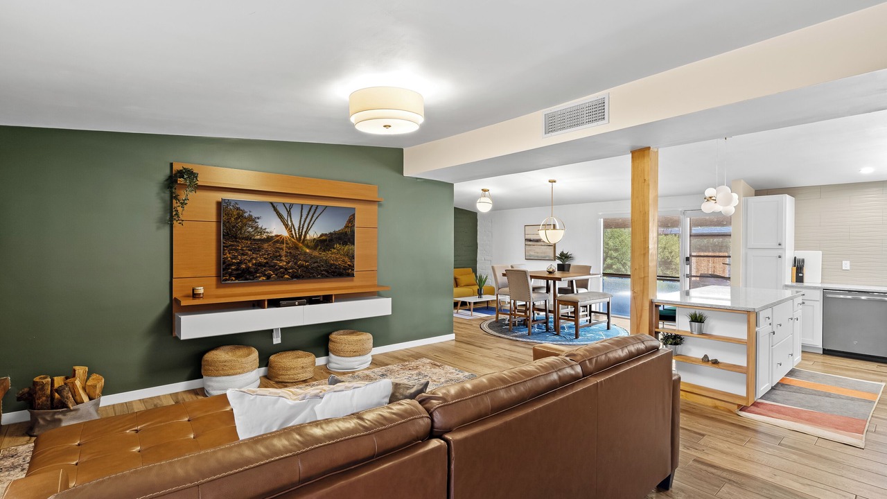 Photo of Livingroom in Peter Howell