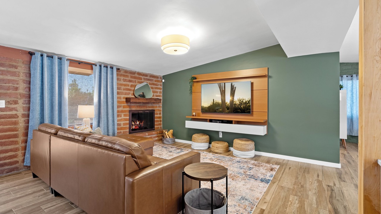 Photo of Livingroom in Peter Howell