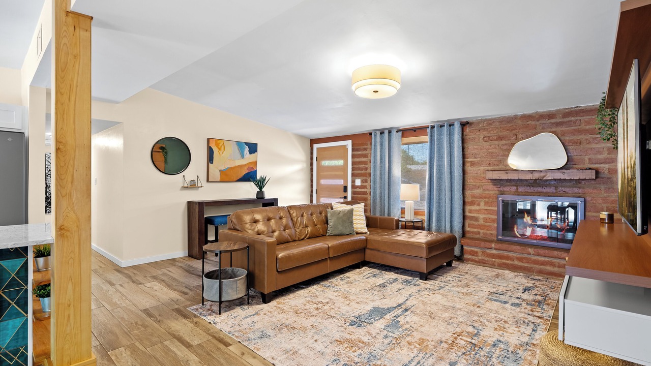 Photo of Livingroom in Peter Howell