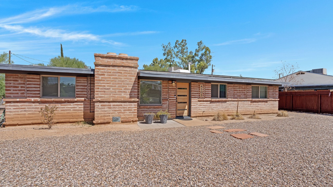 Photo of Outdoor in Peter Howell