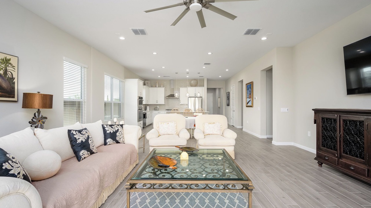 Photo of Livingroom in Desert Ridge