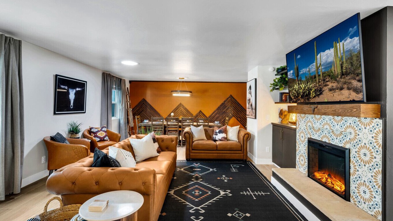 Photo of Livingroom in Blenman-Elm