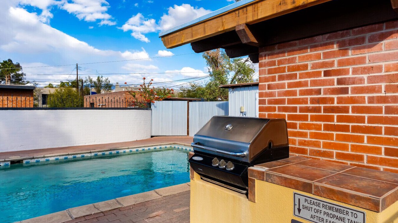 Photo of Outdoor in Blenman-Elm