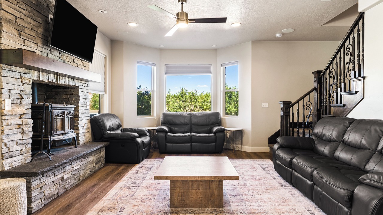 Photo of Livingroom in Fredonia
