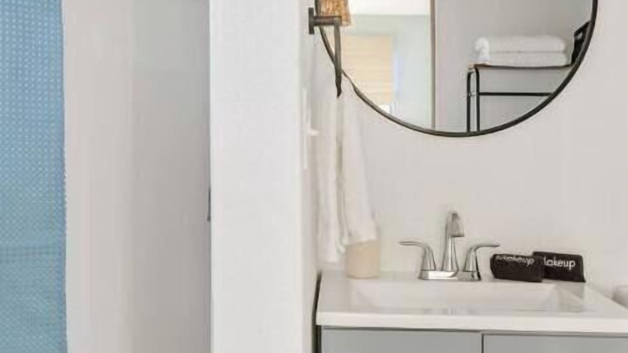 Photo of Bathroom in New Papago Parkway