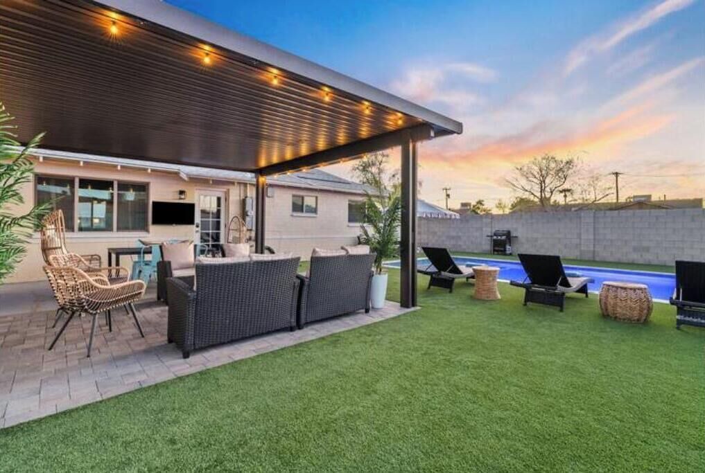 Photo of Patio Balcony in New Papago Parkway