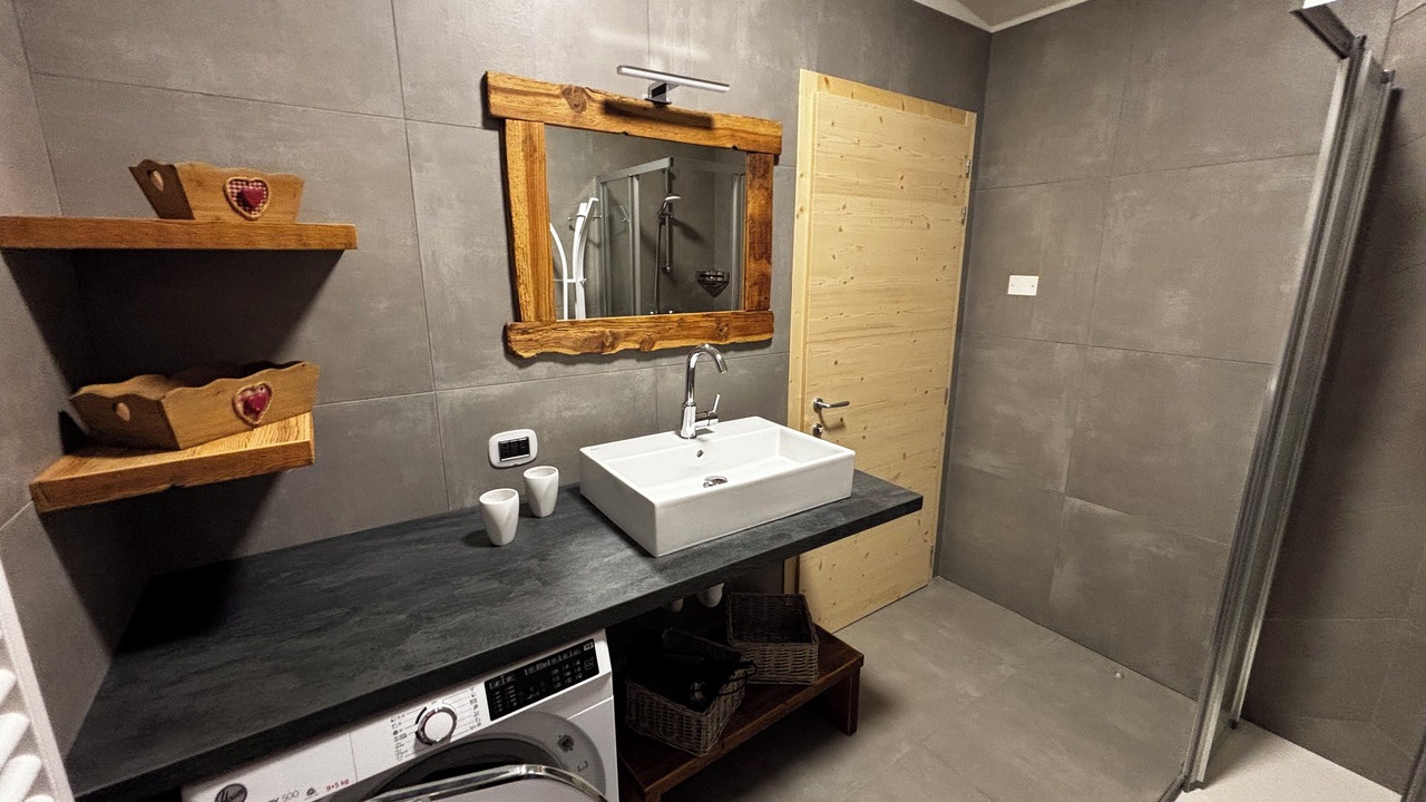 Photo of Bathroom in Carisolo