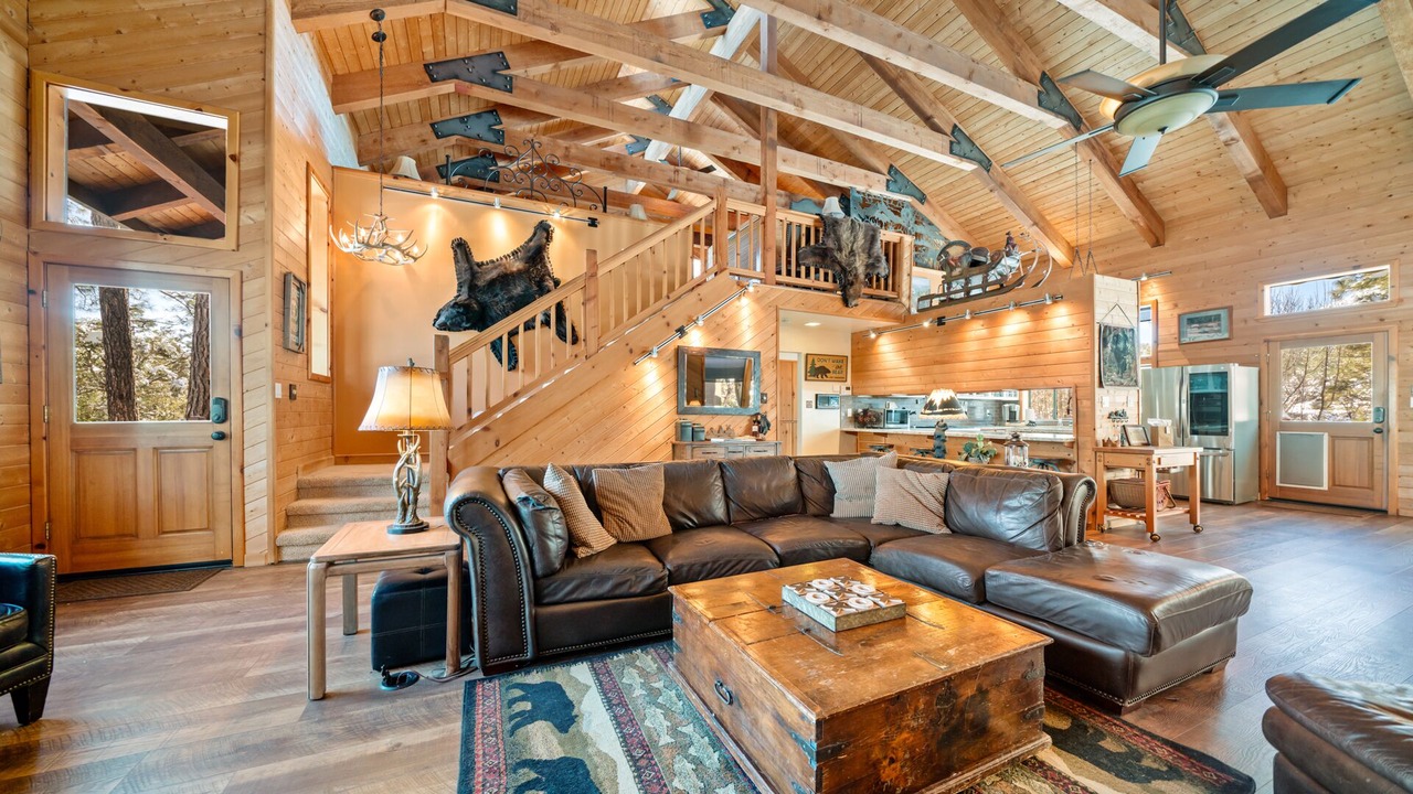 Photo of Livingroom in Pine