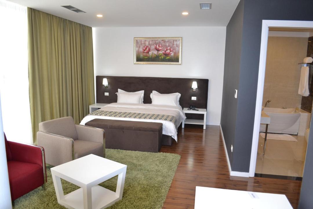 Photo of Others in Grile