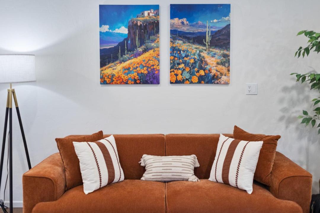 Photo of Livingroom in Sam Hughes