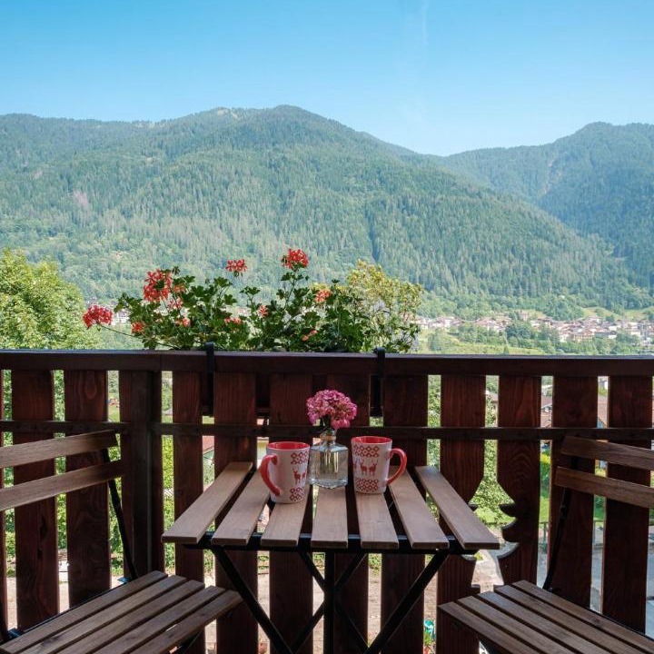 Photo of Patio Balcony in Strembo
