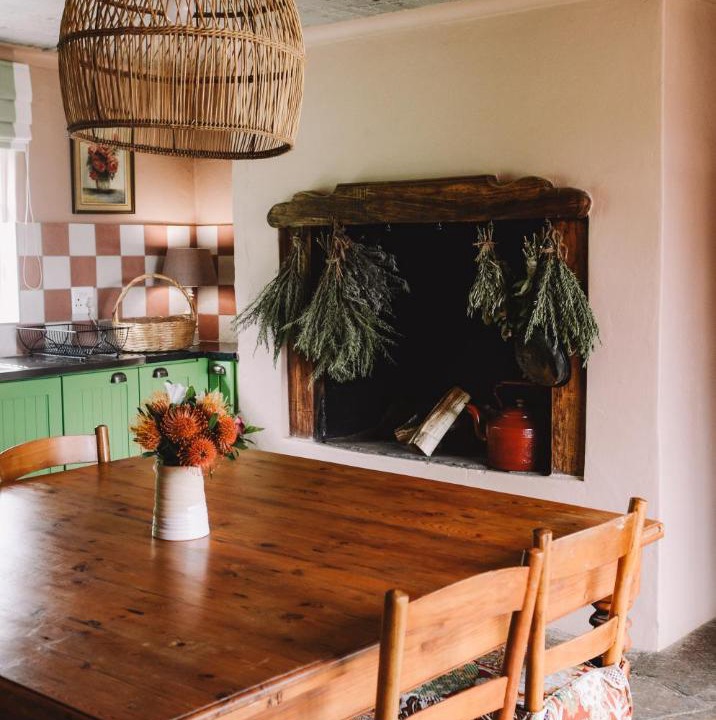 Photo of Kitchen in Curry's Post