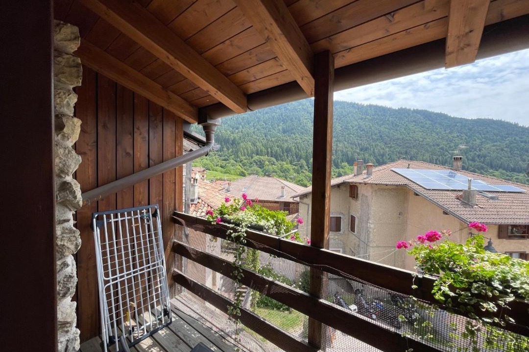 Photo of Patio Balcony in Ronzo-Chienis
