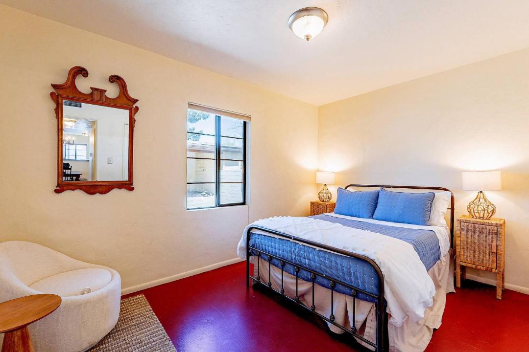 Photo of Bedroom in Peter Howell