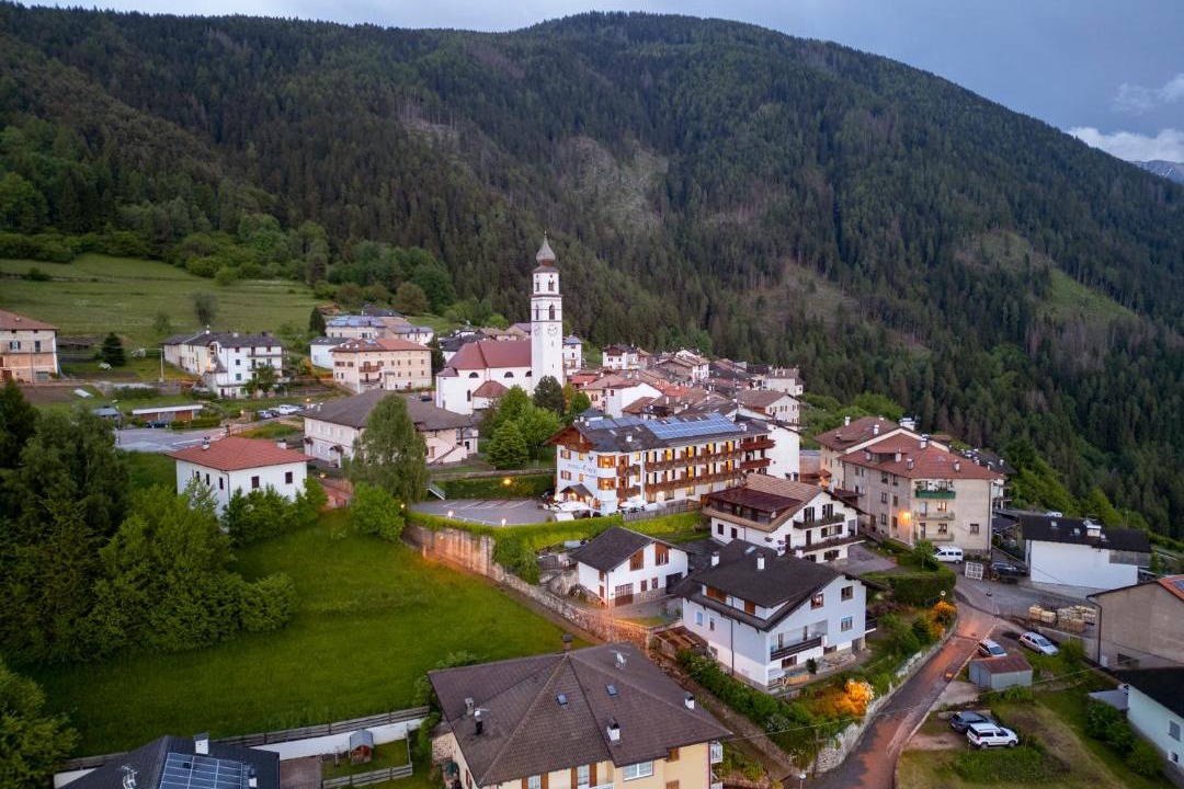 Photo of Buildings in Montesover