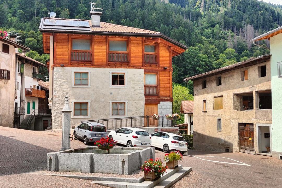 Photo of Buildings in Strembo
