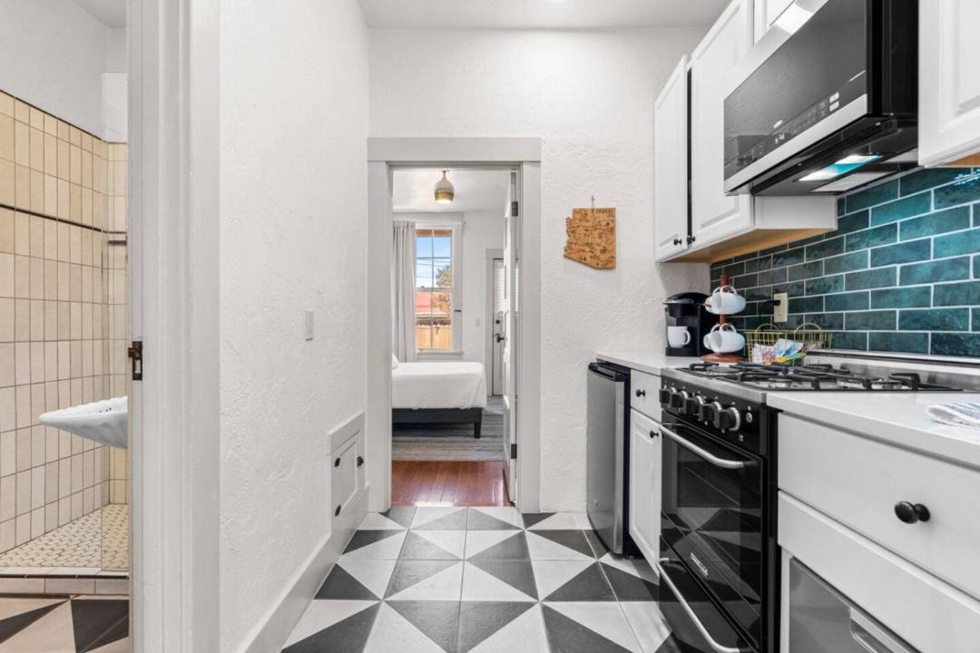 Photo of Kitchen in Iron Horse Historic District