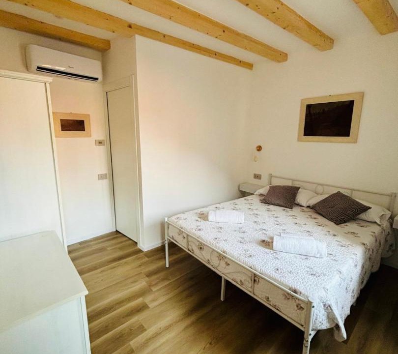 Photo of Bedroom in Bolognano-Vignole