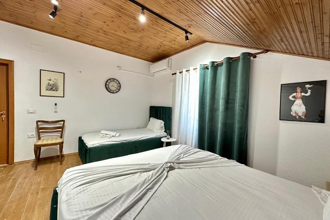 Photo of Bedroom in Koman