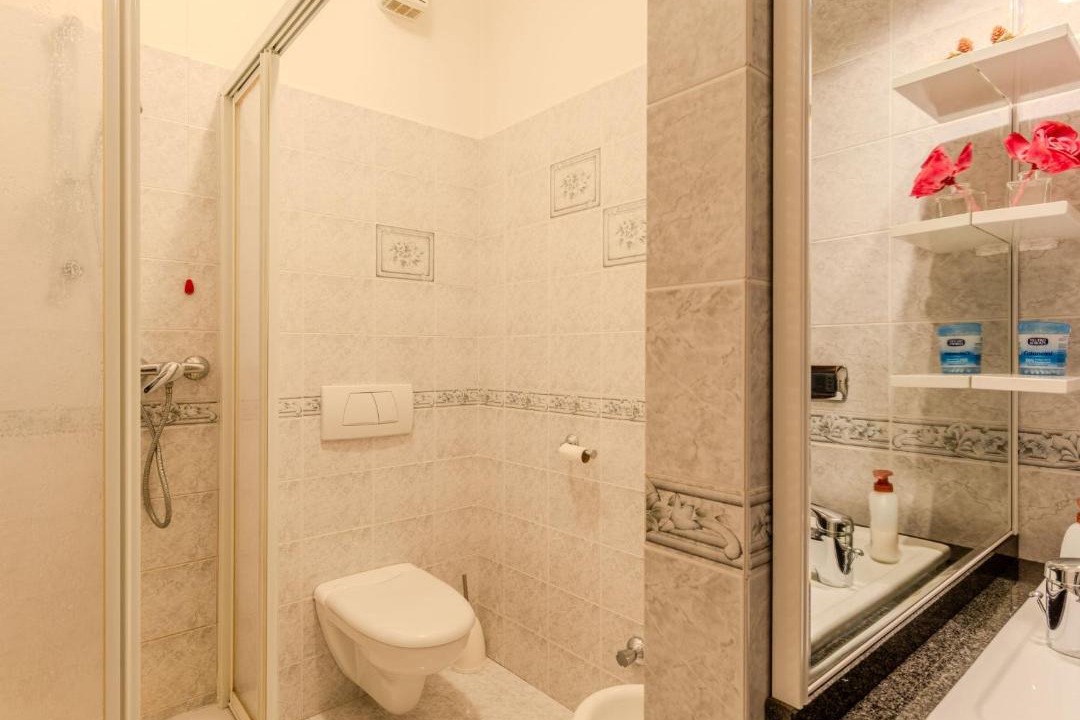 Photo of Bathroom in Taio