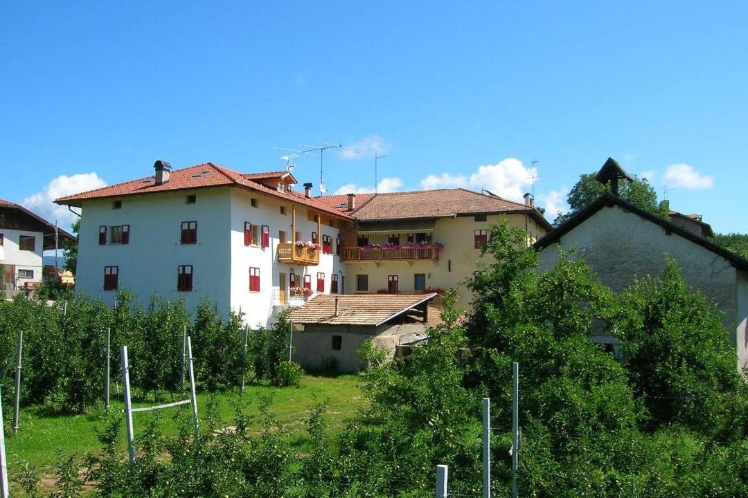 Photo of Buildings in Romeno
