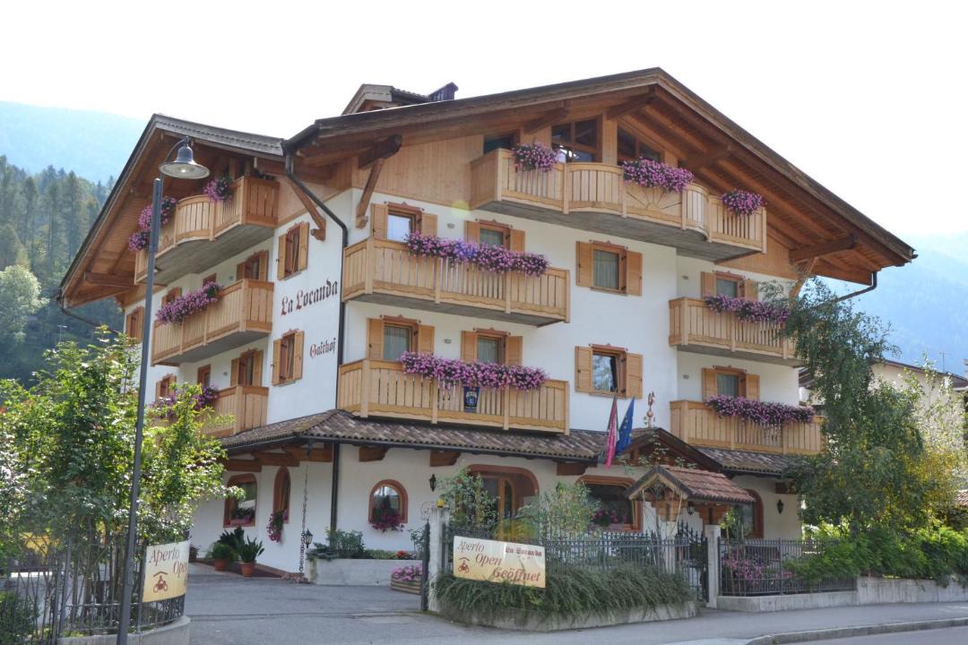 Photo of Others in Giustino