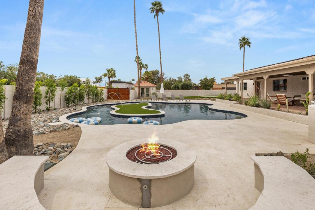 Photo of Others in Paradise Valley Village