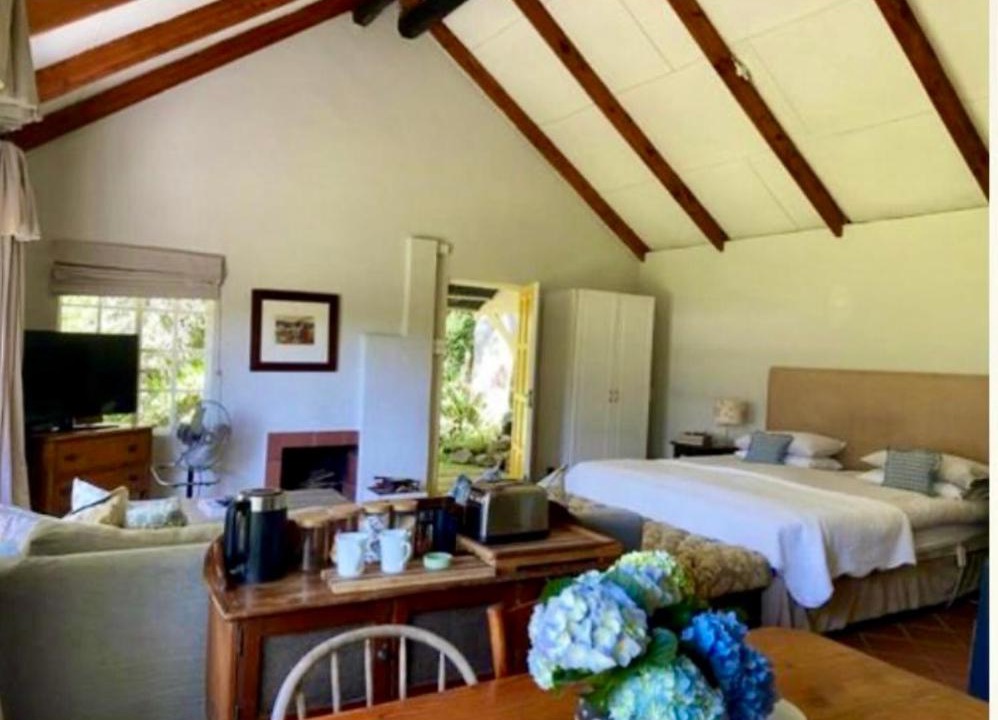 Photo of Bedroom in Curry's Post