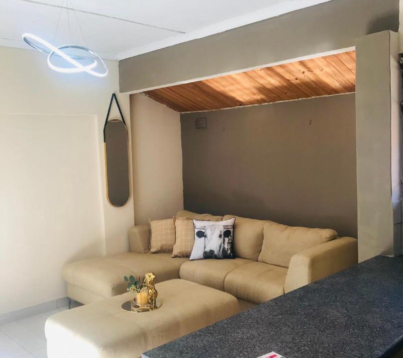 Photo of Livingroom in Empangeni
