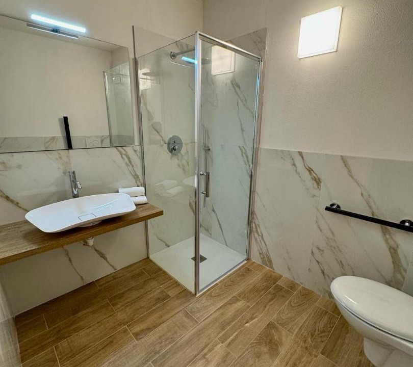 Photo of Bathroom in Cavedine