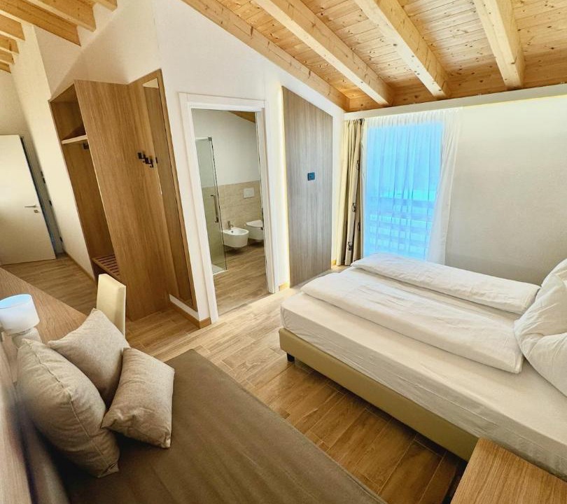 Photo of Bedroom in Cavedine
