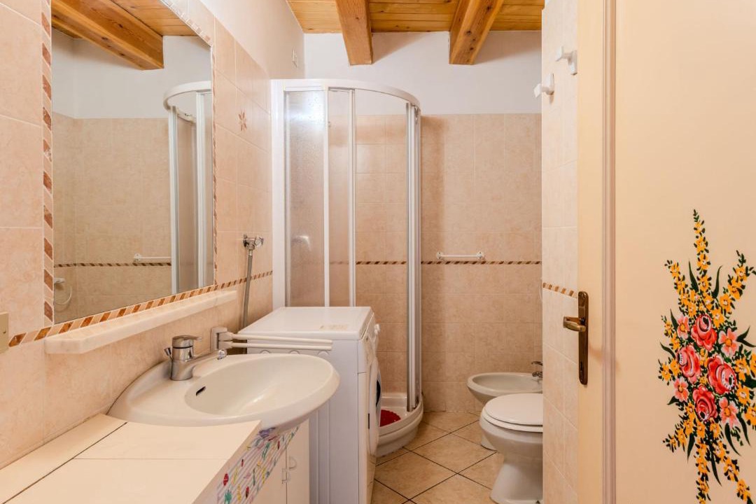 Photo of Bathroom in Taio