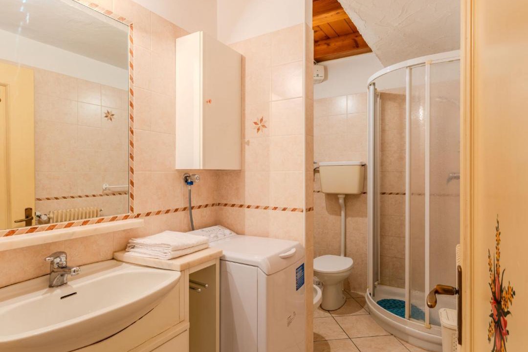 Photo of Bathroom in Taio