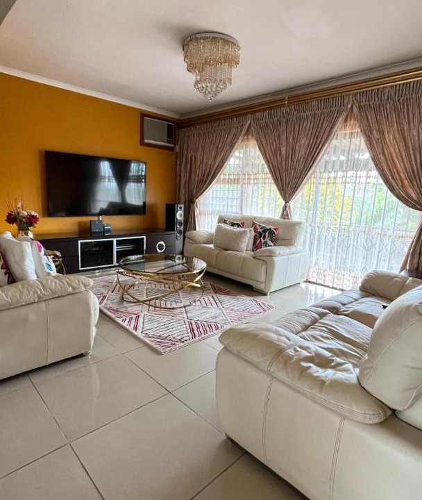 Photo of Livingroom in Empangeni