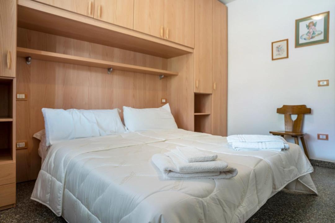 Photo of Bedroom in Lona-Lases