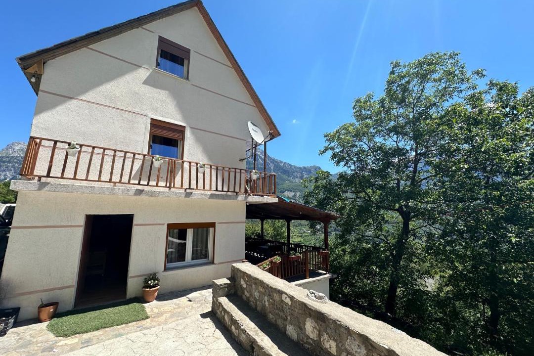 Photo of Others in Shale