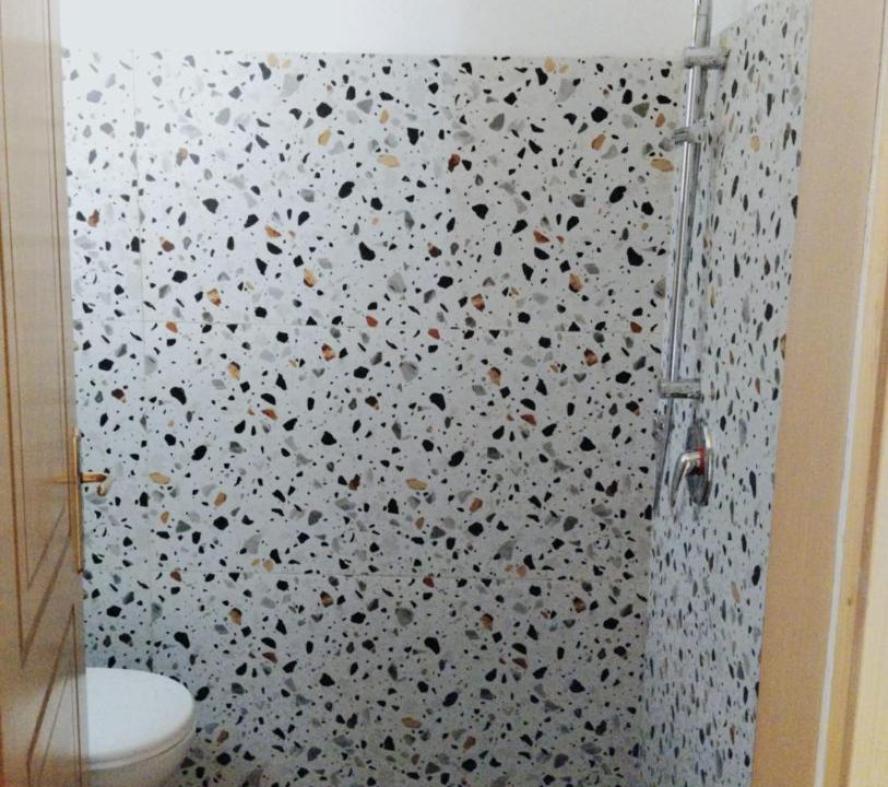 Photo of Bathroom in Shale