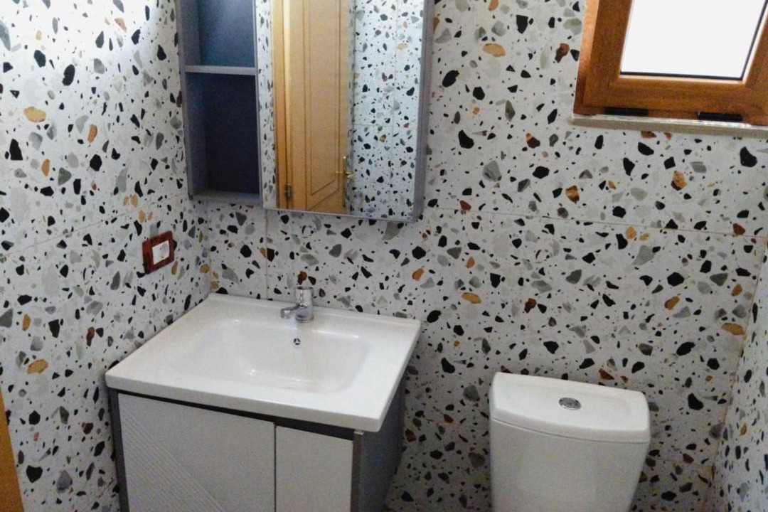 Photo of Bathroom in Shale