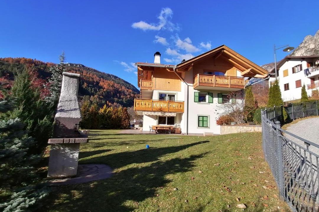 Photo of Buildings in Tesero