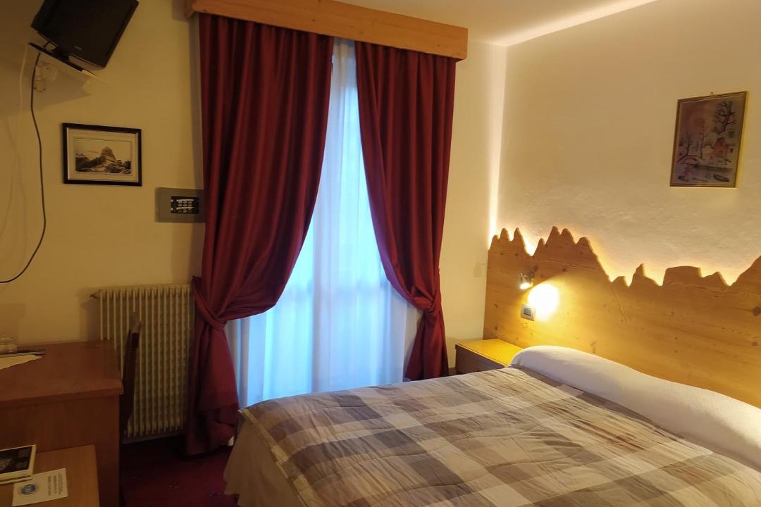 Photo of Bedroom in Carisolo