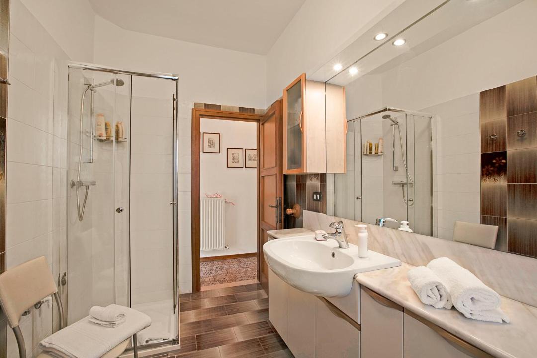 Photo of Bathroom in Dro