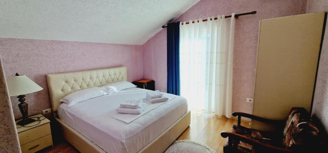 Photo of Bedroom in Puke