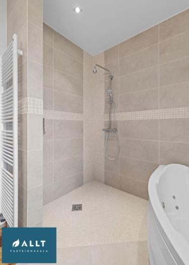 Photo of Bathroom in Njardvik